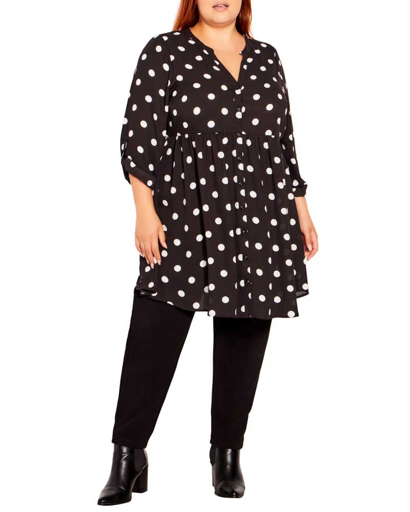 Front of a model wearing a size 18 TUNIC GATHERED WAIST in Spot by Evans. | dia_product_style_image_id:302745